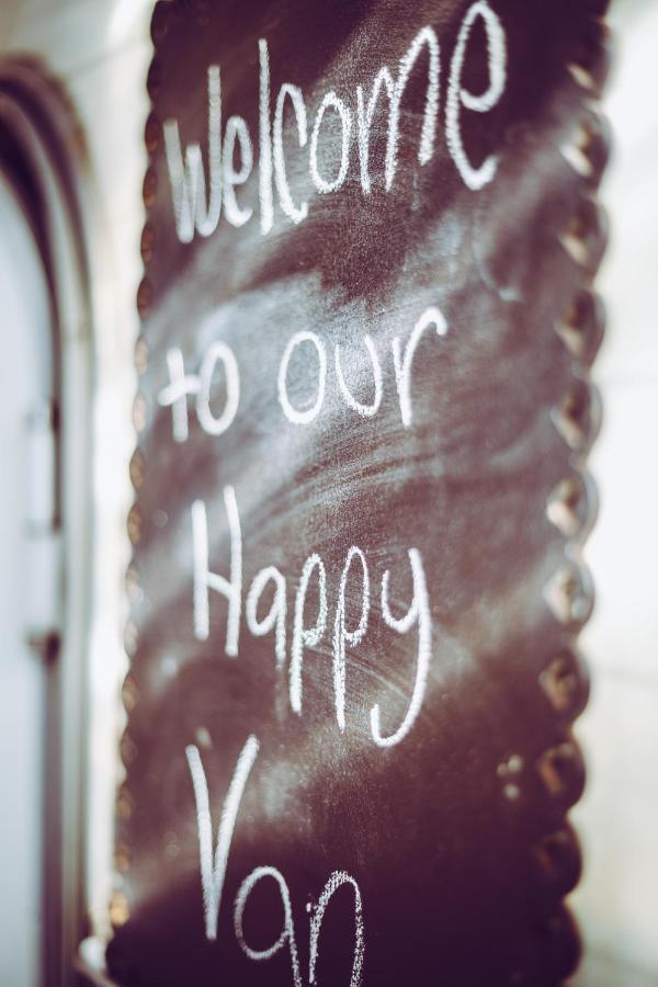 Happy Van Scarborough Exterior foto